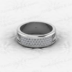 Anillo de Mujer de Alta Calidad en Plata de Ley 925 con Baño de Oro Vermeil, Diseño Cubano, Corte Flecha, con Circonitas Cúbicas, Anillo de Eternidad para Boda, Banda de 1.5 mm de Ancho, Personalizado y Elegante - Product Image 4