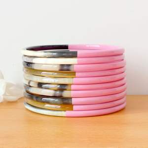 กำไลข้อมือแฟชั่นเคลือบเงาสำหรับผู้หญิง รูปหัวใจ คลาสสิก ทำจากโลหะผสมทองแดงสีเขียวมะนาว สำหรับโอกาสวันครบรอบ - Product Image 3