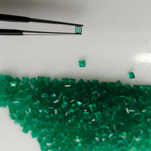 Ónice Verde Natural de 2 mm, Corte Cuadrado Escalonado, Piedra Preciosa Suelta de la Mejor Calidad para la Fabricación de Joyas - Product Image 1