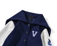 Chaqueta Deportiva Varsity con Capucha y Cremallera, Bordado Personalizado, Mangas en Contraste, Ropa Deportiva Premium, Prenda Exterior Clásica de Moda Masculina