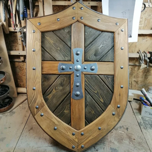 Bouclier Viking PERSONNALISÉ Amours Bouclier de marchandises Viking. Bouclier de cadeaux viking. par Calvin Handicraft - Product Image 1