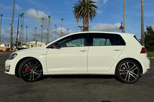 Volkswagen GTI Sport 2017 Impecable - Product Image 2