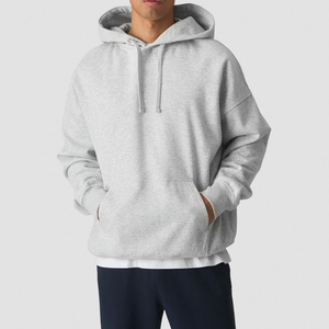 เสื้อฮู้ดดี้โอเวอร์ไซส์แฟชั่นผู้ชายสำหรับฤดูหนาว ผ้าฟลีซหนานุ่ม พิมพ์ลายซิลค์สกรีน ดีไซน์กระเป๋าแบบเรียบง่าย สีพื้น ไหล่ตก - Product Image 1