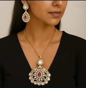 Conjunto de cadena de eslabones estilo Polki chapado en oro de latón joyería de moda collar Artificial Chic - Product Image 1