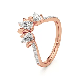 แหวนเพชรกลีบดอกไม้เอเวลีน บลูม - เครื่องประดับหมั้นลายดอกไม้ - Product Image 1