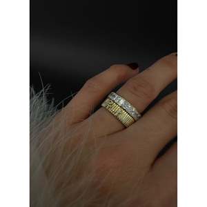 Anillo de Diamantes Jane Radiant Eternity en Oro Amarillo - Product Image 2