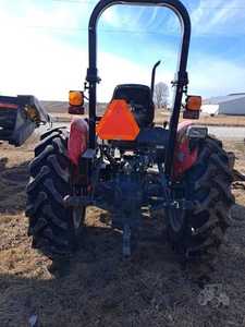 Tracteur à roues Massey Ferguson 2604H 2022, 70 CV, 4 roues motrices, pour moteur, tracteur agricole de haute qualité, composants principaux disponibles - Pompe, boîte de vitesses - Product Image 4