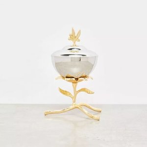 Quemador de incienso artesanal elegante con soporte de diseño de flor de metal chapado en oro Material de almizcle Tipo de tapón de cilantro Aroma de jengibre - Product Image 3