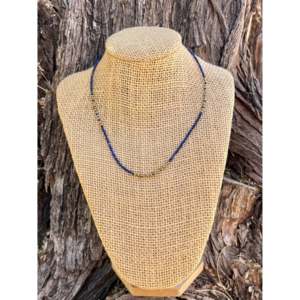 Collar de Cuentas Finas Eileen Quezada, Lapislázuli Azul y Plata de Ley Chapada en Oro de 14k - Product Image 1