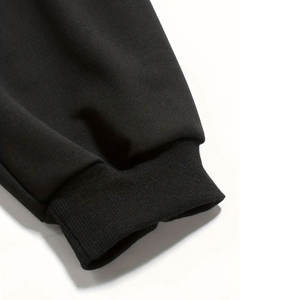 Vente en gros de survêtements 100% polyester avec logo sur mesure pour hommes, options de créateurs de haute qualité disponibles, survêtements de taille personnalisée - Product Image 5