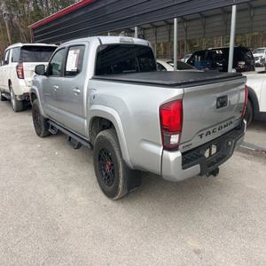 Toyota Tacoma SR5 V6 2023 IMPECABLE - Product Image 3
