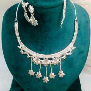 สร้อยคอชุบเงิน925ไมครอนสไตล์วินเทจเครื่องประดับแฟชั่นผู้หญิงดวงตาสีแดงไข่มุกเหม่นดีของขวัญมาตรฐานยุโรป - Product Image 3