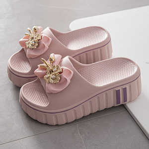 Sandalias Elegantes con Adornos Florales para Mujer, Colección Verano 2025, Antideslizantes, Resistentes al Olor, Duraderas, para la Playa - Product Image 3