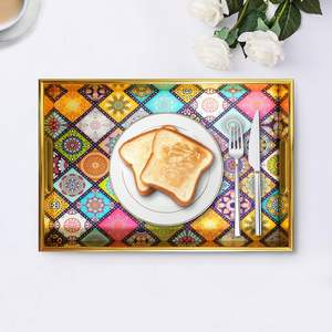 ถาดเสิร์ฟไม้ลายดอกไม้สีสันสดใส ดีไซน์ทรงสี่เหลี่ยมผืนผ้า งานฝีมือจากไม้เป็นมิตรกับสิ่งแวดล้อม น้ำหนักเบา เหมาะสำหรับใช้บนโต๊ะกาแฟ - Product Image 3