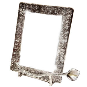 Cadre photo décoratif de table en aluminium de qualité supérieure, design unique, finition argentée, en vente - Product Image 1