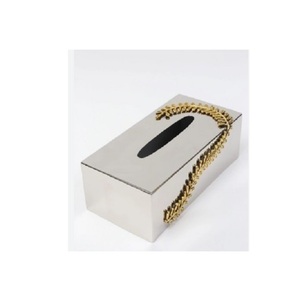 Servilletero cuadrado de caja de pañuelos de metal mate plateado con acento de doble línea para una decoración moderna y minimalista - Product Image 3