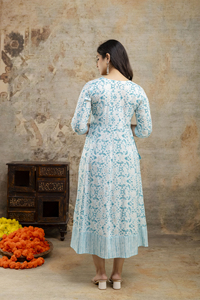 Rayón de alta calidad con estampado floral con trabajo Dupatta de estilo étnico para verano boda desgaste Kurta Set - Product Image 3