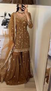 ชุดสูทท็อปชาราร่าพร้อมผ้าคลุมไหล่ ผ้าฟูซ์จอร์เจตต์แท้ ปักลายด้วยด้ายซีเควนซ์ ทรงหลวม สไตล์วินเทจ สำหรับฤดูร้อน สีพื้น ความยาวระดับเข่า คอวี - Product Image 5