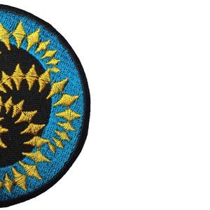 Badges brodés personnalisés par transfert thermique, patchs souples OEM bon marché, logo tissé personnalisé, patchs de vêtements tissés personnalisés en couleur - Product Image 4