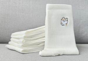 ODM chaussettes d'équipage en coton personnalisées multicolores hommes femmes adolescents vêtements d'entraînement quotidiens anti-dérapant broderie personnalisée conception animale - Product Image 5