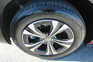 Super affaire..Toyota BZ4 d'occasion, couleur rouge - Product Image 5