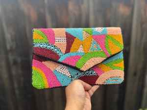 Bolso de mano de noche con cuentas, bolso bordado con cuentas y diseño único hecho a mano - Product Image 4