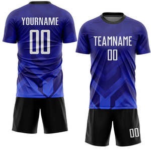เสื้อฟุตบอลคุณภาพพรีเมียม พิมพ์ลายดิจิทัลตามสั่ง ผลิตจากโพลีเอสเตอร์ 100% ระบายอากาศได้ดี แห้งเร็ว โรงงานรับผลิตชุดฟุตบอลตามแบบที่ต้องการ - Product Image 1