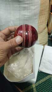 ลูกคริกเก็ตแบบแข็งทำจากหนังคุณภาพสูงจากปากีสถาน - Product Image 2