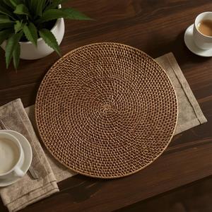 Sets de table en rotin de style vintage écologiques faits à la main, assiettes de présentation en bambou, dessous-de-verre en osier tressé, luxe unique et rustique pour la maison - Product Image 1