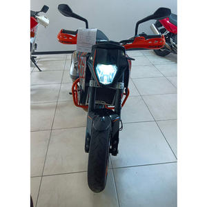 Motocicleta Deportiva de Alto Rendimiento 690 Duke 35 KW - Product Image 4