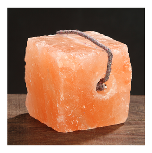 Sel naturel de léchage d'animaux bénéfique de l'Himalaya avec plein de minéraux et de protéines sculpté dans les plus hautes mines de sel asiatiques - Product Image 2