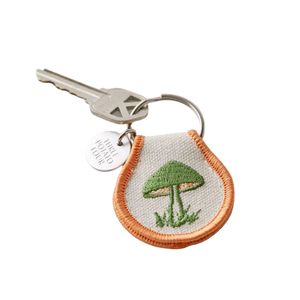 รูปร่างที่กำหนดเองตามสั่งและขนาดโปรโมชั่นเย็บปักถักร้อยพวงกุญแจแพทช์ - Product Image 5