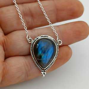 Collier en labradorite, pendentif fait main en argent sterling 925, bijoux bohèmes en labradorite naturelle en forme de goutte - Product Image 1