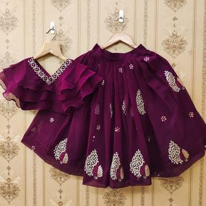Ensemble ethnique Shoryam Fashion pour filles, lehenga choli brodé violet, entièrement cousu, coupe régulière, longueur au sol, pour les fêtes - Product Image 1