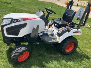 Mini tracteur utilitaire compact Bobcats CT1021, moteur diesel 21 CV, transmission hydrostatique 4 roues motrices, stock USA, petit tracteur agricole CT1021 - Product Image 6