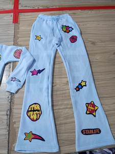 Conjunto de Pantalones y Sudadera de Algodón de Dos Piezas con Estampado de Invierno, Efecto Desgastado, Capucha, Estilo Casual, Lavado Ácido, con Parches y Corte Acampanado, Unisex - Product Image 4