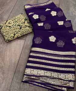 Explorez nos superbes saris en filet, ornés de broderies complexes et de paillettes scintillantes pour un look glamour - Product Image 5