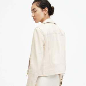 Veste en cuir de style pour femmes de haute qualité à la mode sur mesure en différentes couleurs disponibles à bon prix - Product Image 6