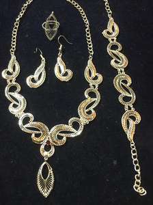 Conjunto Clásico de Cobre Chapado en Oro de 24K, Pendientes de Collar DE LAS Comoras Mayotte, Joyería de EE. UU. Francia - Product Image 4