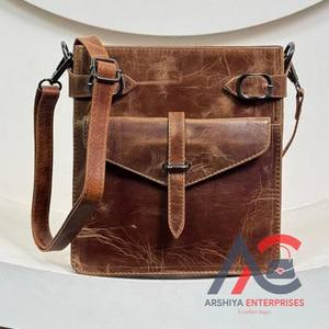 Bolso de hombro de viaje de moda personalizado vintage, bolso de mensajero de moda de cuero genuino para hombre, bolso cruzado pequeño de diseñador para hombre - Product Image 1