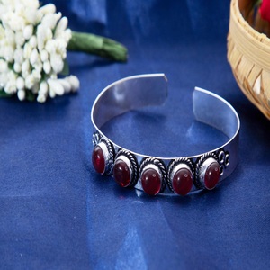 Bracelet manchette grenat oxydé en argent Sterling 925 réglage de lunette élégant plaqué rhodium fait à la main pour les fêtes de mariage d'anniversaire - Product Image 4