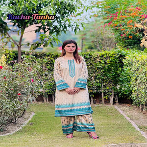 Robe en velours de qualité supérieure, dernières créations, robe en velours de haute qualité, shalwar kameez élégant en velours, tissu en velours respirant - Product Image 5