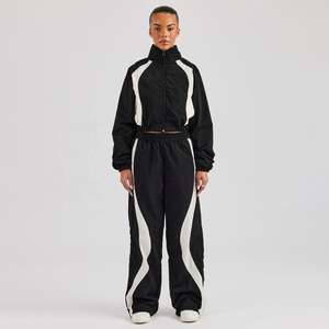 Survêtement en nylon à panneau contrasté avec fermeture éclair Noir Ensembles pour femmes Survêtements à bas prix Tenue de survêtement deux pièces - Product Image 1