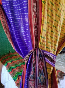 Auvent de lit sari bohème multicolore vintage avec moustiquaire pour la décoration intérieure ou le camping - Product Image 3