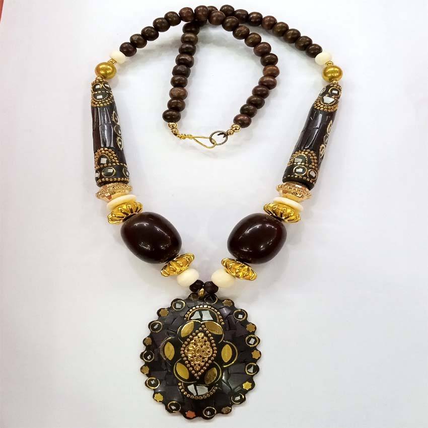 สีน้ำตาล