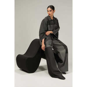 Chemise en jean noir pour femme, ornée de boutons - Product Image 4