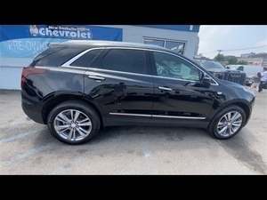 Cadillac XT5 Premium Luxury AWD 2024 d'occasion, conduite à gauche, intérieur foncé, sièges en cuir, pneus R19, automatique - Product Image 4