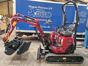 Yanmar VIO 17 Mini Excavator Crawler Digger Compact <b>Track</b> High Digging Power 1 Ton Capacity Hydraulic <b>Pump</b> for Farm Garden - Product Image 4