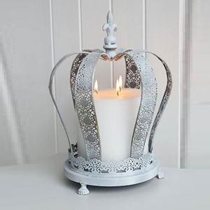 Couronne en métal Décoration royale et élégante Matériau de haute qualité Idéal pour la décoration de bureau à domicile et d'événement de luxe - Product Image 2