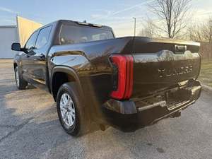 Toyota Tundra SR5 CrewMax Cab RWD 2022 Usada en Excelentes Condiciones, Sin Accidentes, Volante a la Izquierda/Derecha - Product Image 3